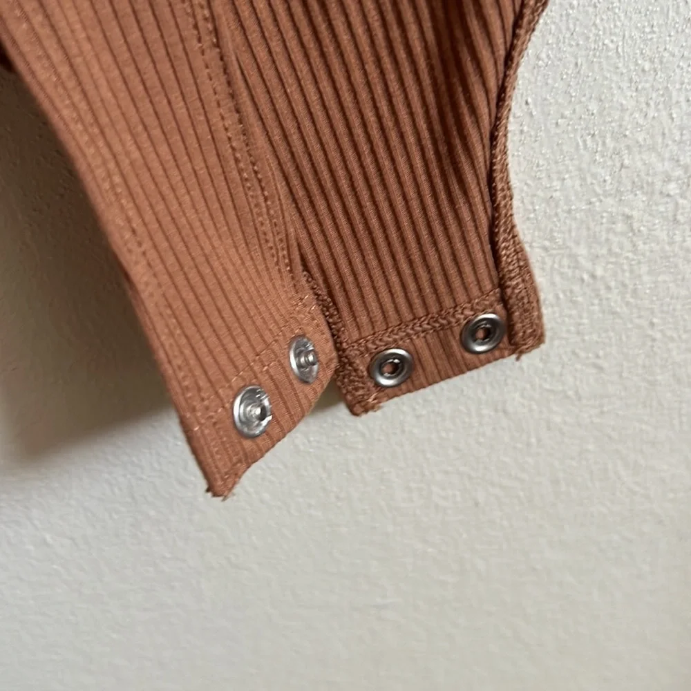 American Eagle Long Sleeve Square Neck Ribbed Bodysuit - Picture 6 of 6